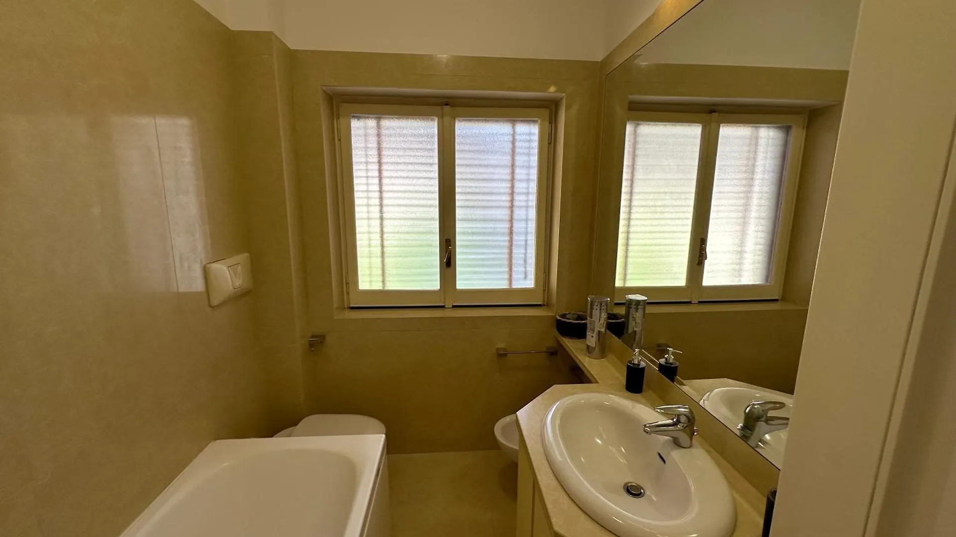 Pf Luxury Apartment Orazio Posillipo Capri Vesuvio View - My Place نابولي